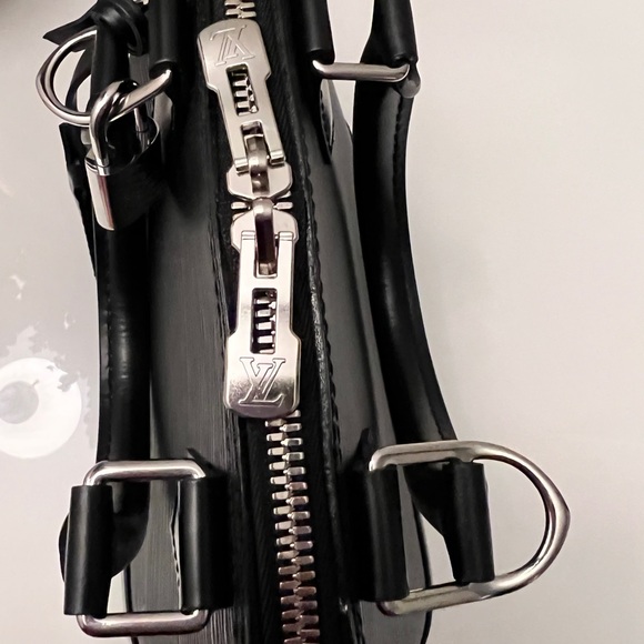 Louis Vuitton - Black Alma BB, Epi Leather, Designer Hand Bag, LV - Picture 8 of 12